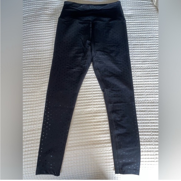 Beyond Yoga High-Waist Midi Leggings Black
Foil Sparkle Size Large - Picture 7 of 9